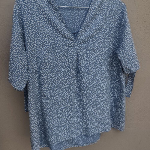 Ciel floral blouse tunic with V neckline used