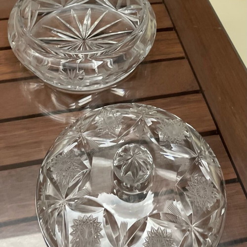 Crystal vintage fondue pot in like-new condition with lid