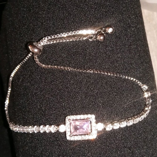Bracelet with sparkling zirconia and adjustable size