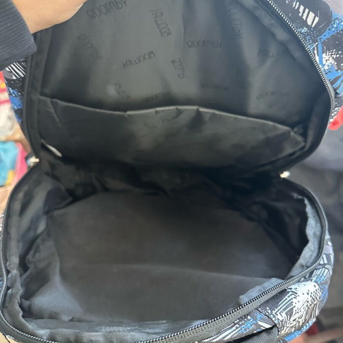 Bag large spacious with many compartments, like new