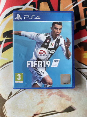 FIFA 19 PS4 used without manual