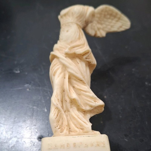 Vintage Nike of Samothrace statue made of resin like new