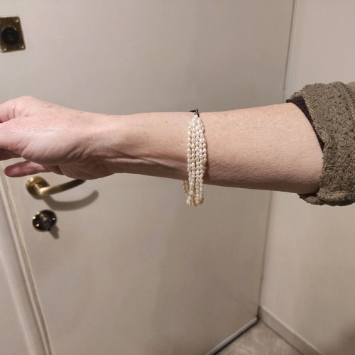 Vintage freshwater pearl bracelet in like new condition, 18cm