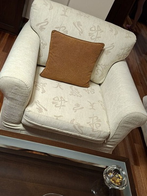 Sofa set like new, 1 three-seater and 2 single sofas