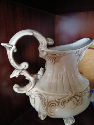 Decorative porcelain vase like new