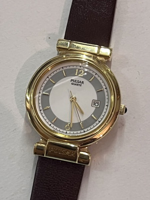 Pulsar vintage wristwatch 29mm like new, white