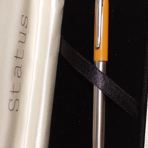 Vintage Status pen case with silver and tan metal pen like new