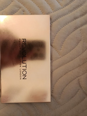 Revolution Flawless 4 Eyeshadow Palette like new