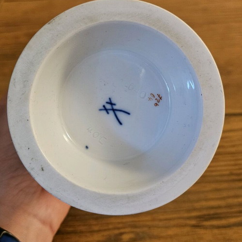 Meissen vase like new with dragon design