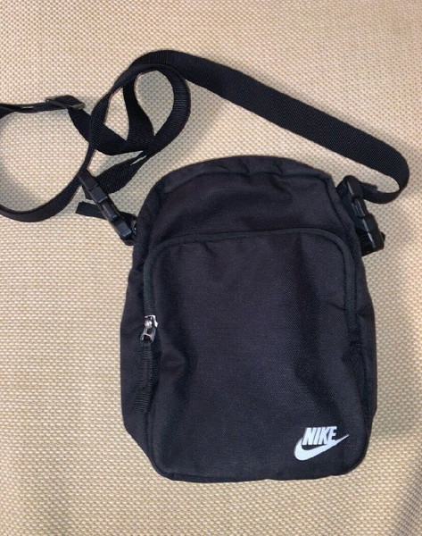 Nike Τσαντάκι Χιαστι