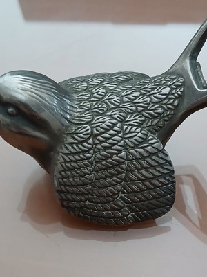 Sparrow-shaped bottle opener