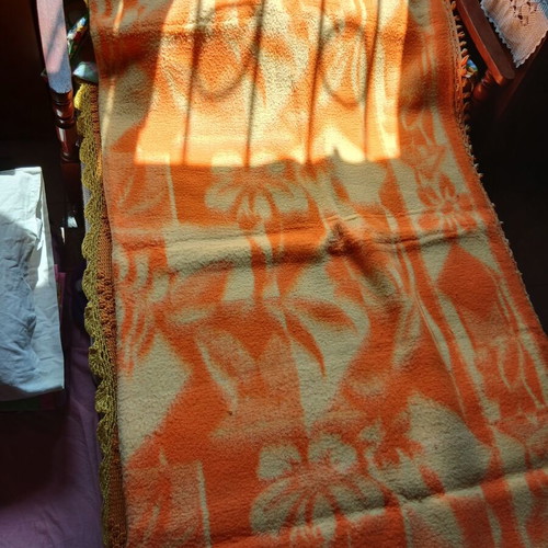 Blanket used, with flowers, good condition