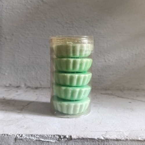 Green tealight candles new, pack of 5