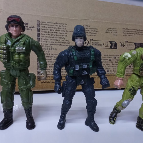 Soldier Force action figures set with assault boat, used