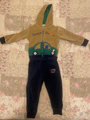 Velvet boys' tracksuit used, 24 months, gold and black