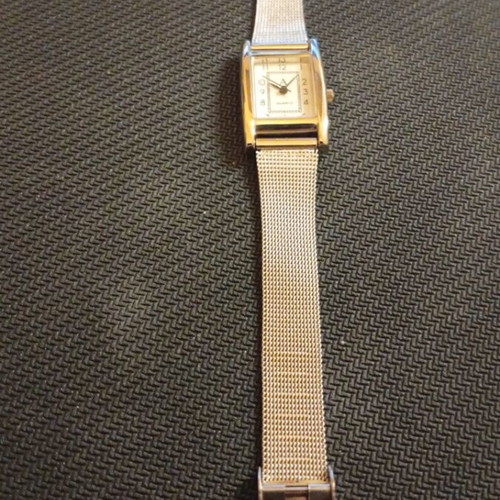 Quartz women's watch new, slim design