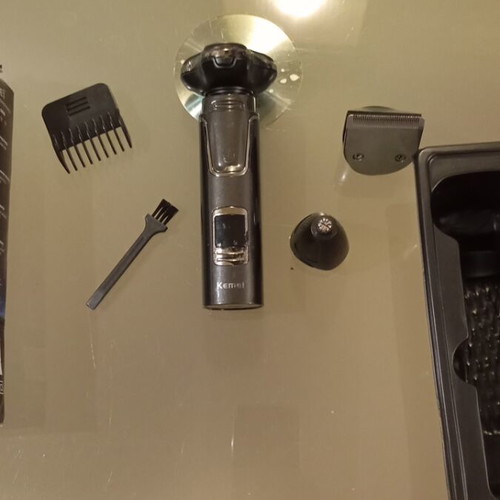 Kemei shaver used without charging cable