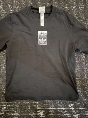 Adidas shirt like new, size M, black and white