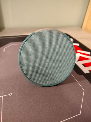 Amazon Echo Pop smart speaker like new, turquoise
