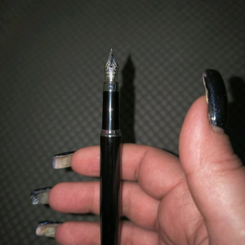 Writing pens new, pack of 9 pieces