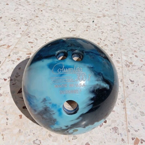 Columbia 300 White Dot X bowling ball like new, polyester, 4.7 kg