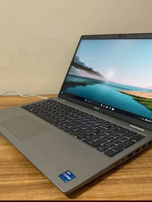 Dell Precision 3571 workstation laptop, 12th Gen i7, touchscreen