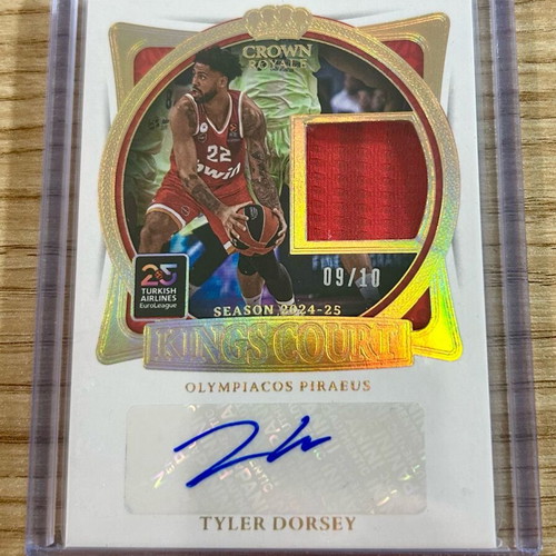 Αριθμημένη κάρτα Tyler Dorsey με υπογραφή και patch Ολυμπιακός Euroleague 2024-25