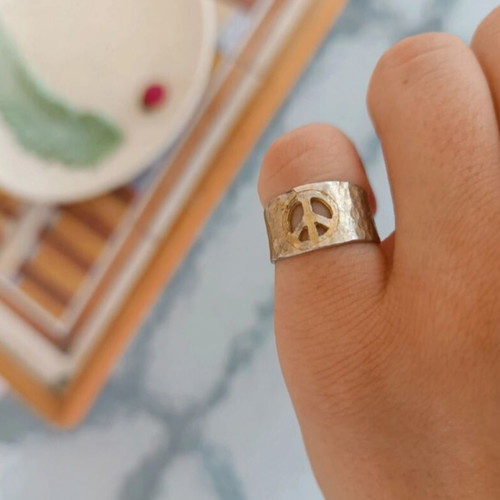Adjustable gold-tone ring