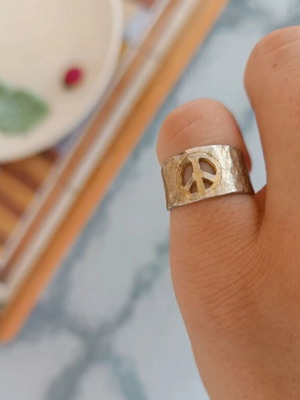 Adjustable gold-tone ring