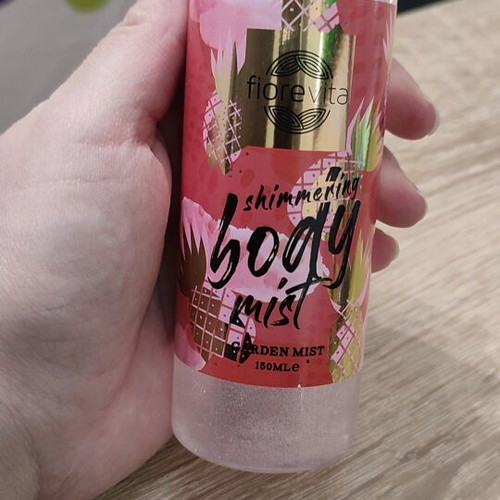 Body mist fruity used with subtle shimmer