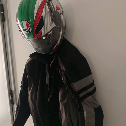 Helmet holder like new with BMW logo made of PLA plastic