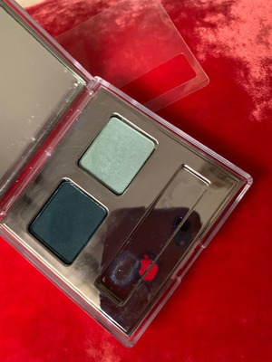 Nina Ricci eyeshadow unused, double with soft powder texture
