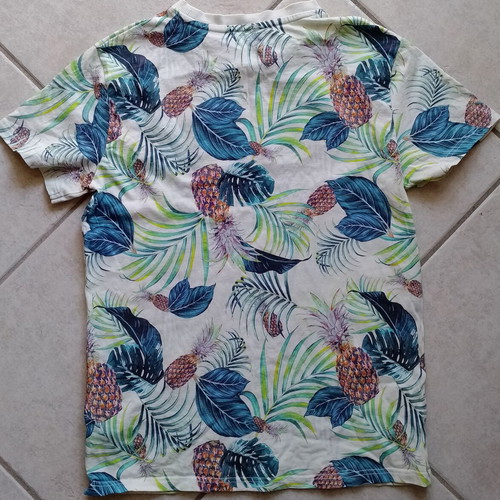 Boys' clothing set used, 2 t-shirts and 1 shirt size 152 cm