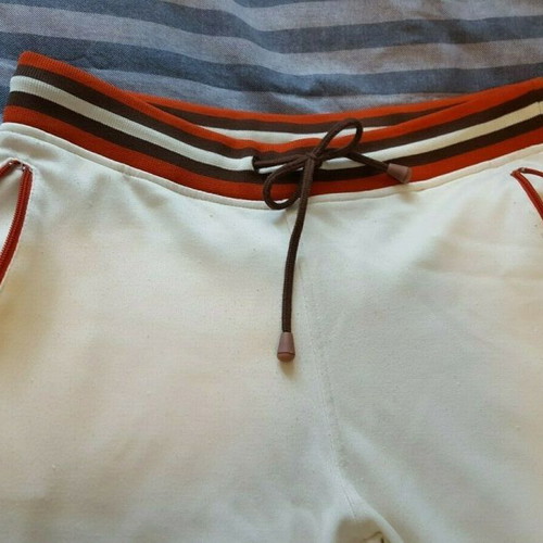 Kenvelo unisex athletic pants medium lightly used, white