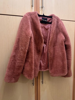Pink fur jacket like new, size S (36/8)