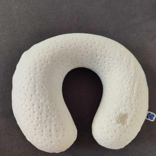 Car Neck Pillow like new, soft memory foam, pack of 2