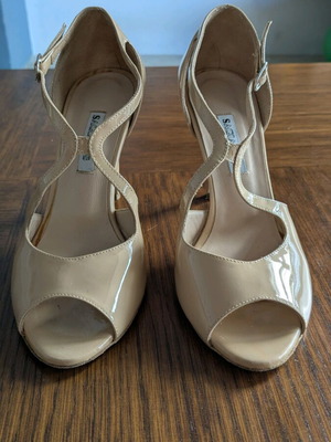 Sagiakos nude leather high-heeled sandals size 37 like new