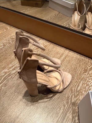 Beige platform sandals with back zipper, size 38
