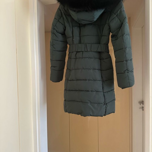 Stradivarius Long Puffer Jacket with Fur Hood like new, cypress green