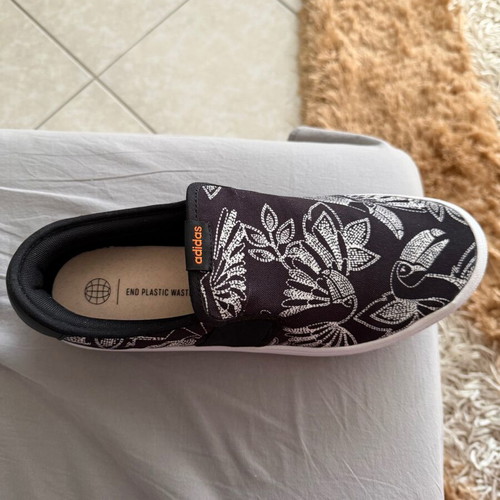 Adidas slip on shoes new, size 46, black and white