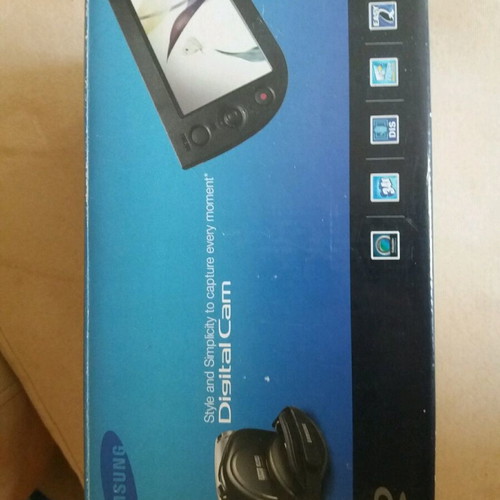 Samsung handheld videocamera black and silver new