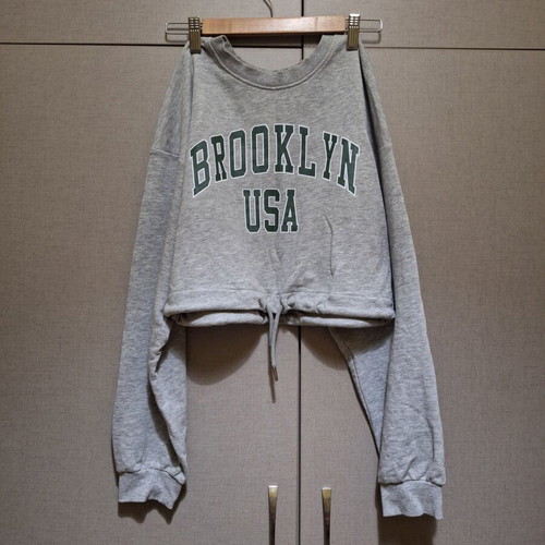 Bershka Brooklyn USA hoodie crop top like new, gray and green, size M