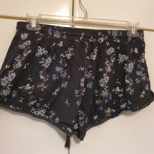 Shorts with floral pattern, like new, Pull & Bear, size L