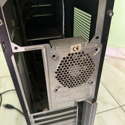 Mid Tower ATX Computer Case used, empty chassis