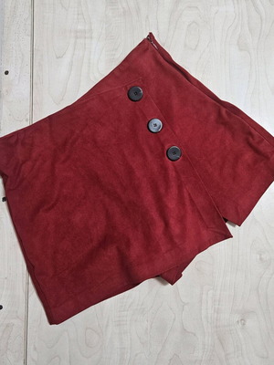 Zara skort used, in very good condition, red, size S