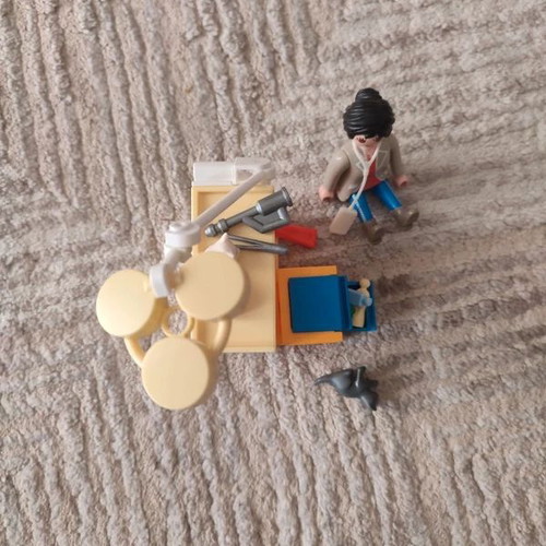 Playmobil Veterinary Clinic Set like new