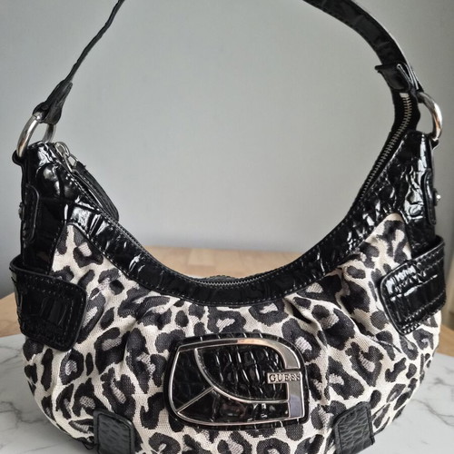 Guess Vintage Y2K Baguette Shoulder Bag like new, black and white