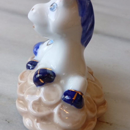 Porcelain figurine USSR 6/6.5 cm like new