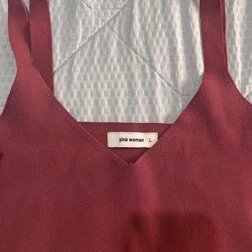 Pink Woman knitted crop top berry color size L like new