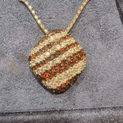 Silver 925 pendant with chain and zircon stones